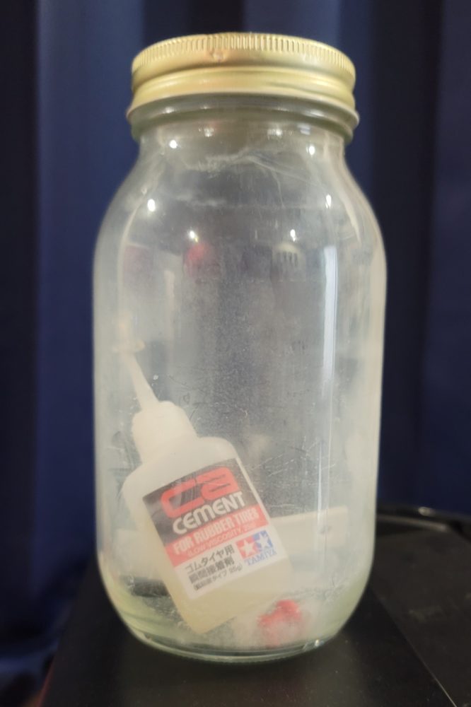 瞬間接着剤の適切な保管方法